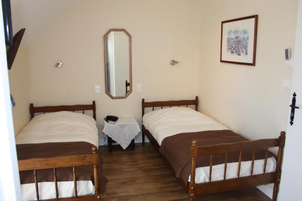 Auberge De Saint Julien Aux Bois Habitación foto