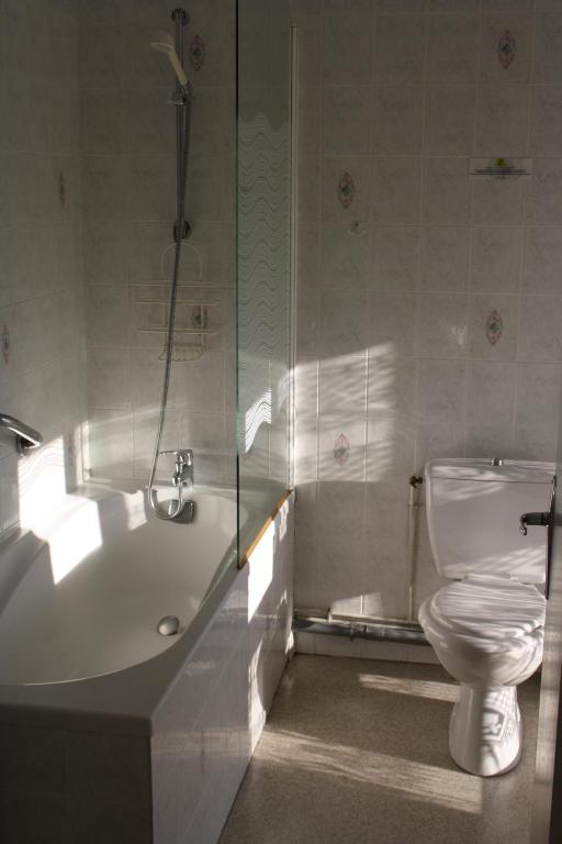 Auberge De Saint Julien Aux Bois Habitación foto