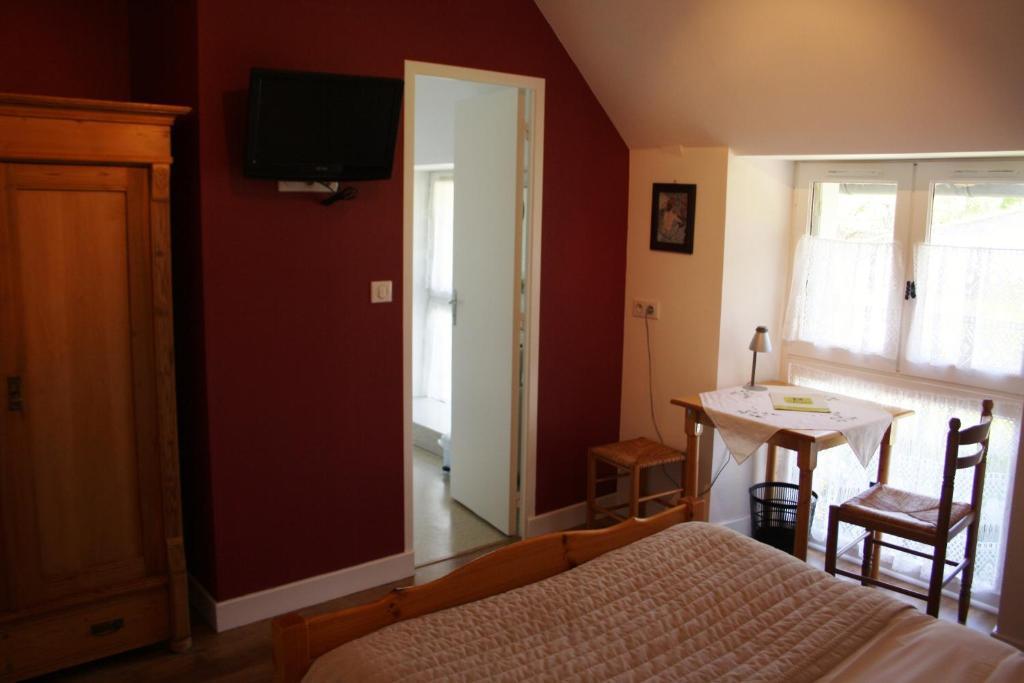 Auberge De Saint Julien Aux Bois Habitación foto