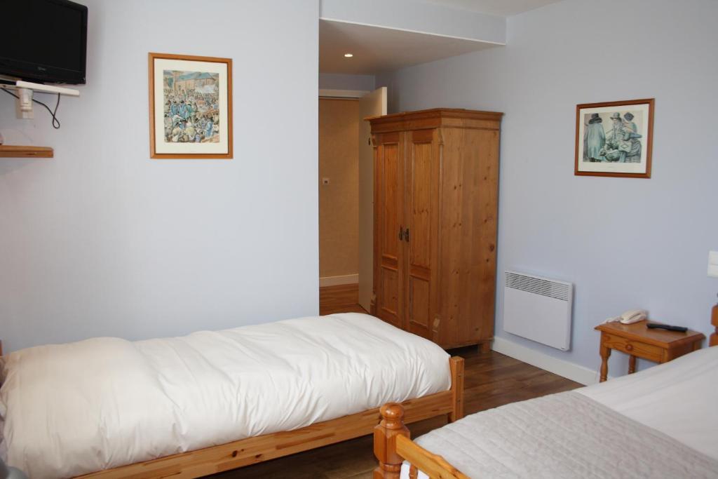 Auberge De Saint Julien Aux Bois Habitación foto