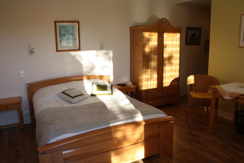 Auberge De Saint Julien Aux Bois Habitación foto